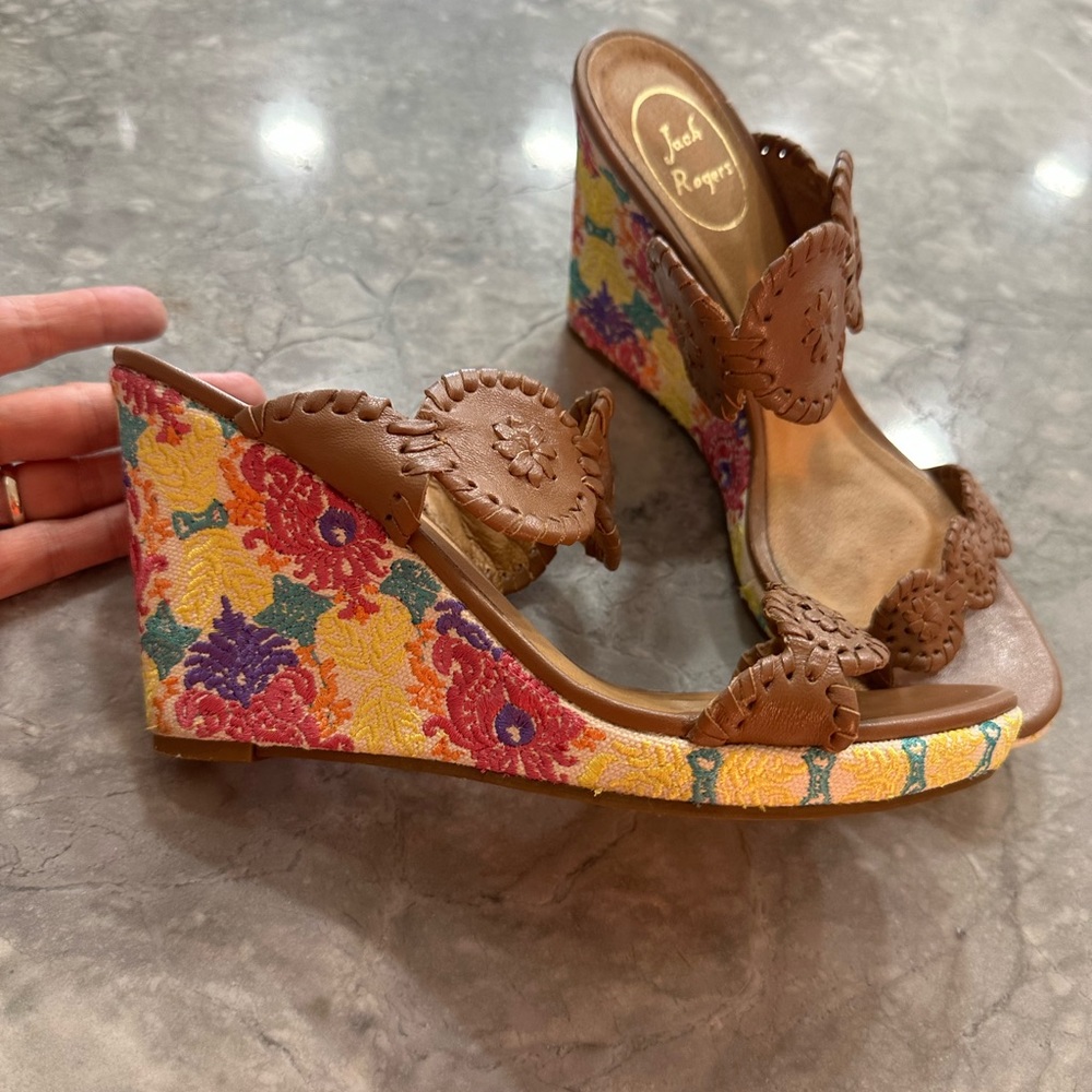 Jack Rogers wedge size 8
